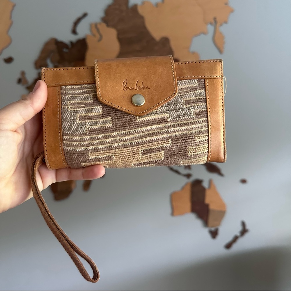 Princess Gardner VTG Tan Top Grain Leather Tribal Print Knit Wristlet Wallet